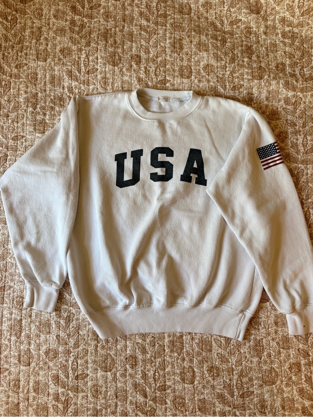 White Crewneck Sweatshirt with USA Graphic